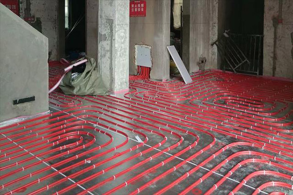 地暖會把地面灰塵吹起來嗎（地暖會使灰塵漂浮嗎）_格力空氣能官網(wǎng)電話