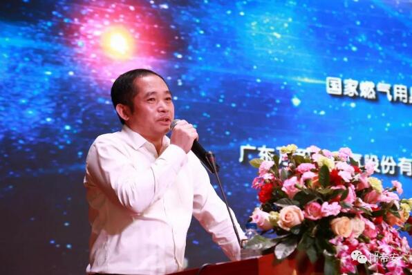 記壁掛爐行業(yè)達(dá)人李偉：心無旁騖 一生只做一件事_壁掛爐怎么安裝視頻