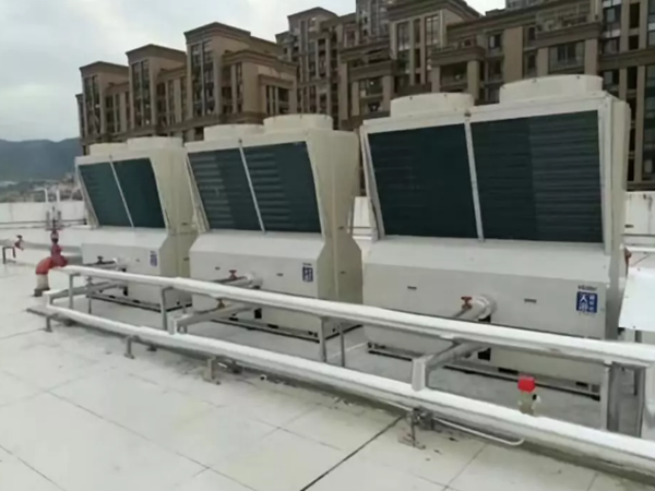 空氣源熱泵、油鍋爐、天然氣、電鍋爐對比商用熱水誰最節(jié)能？_芬尼空氣能是什么原理