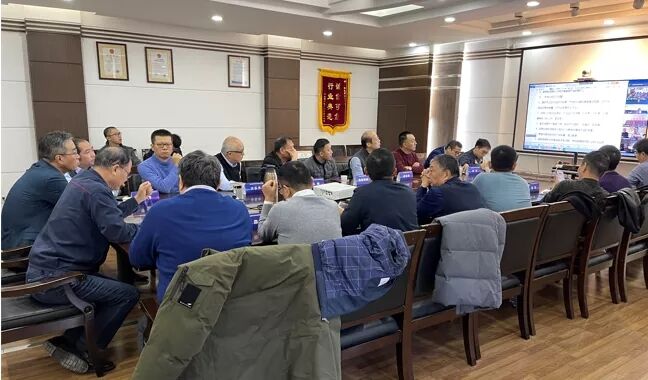 冷凝燃?xì)獠膳療崴疇t技術(shù)和市場(chǎng)研討會(huì)在津圓滿(mǎn)召開(kāi)_如何選壁掛爐