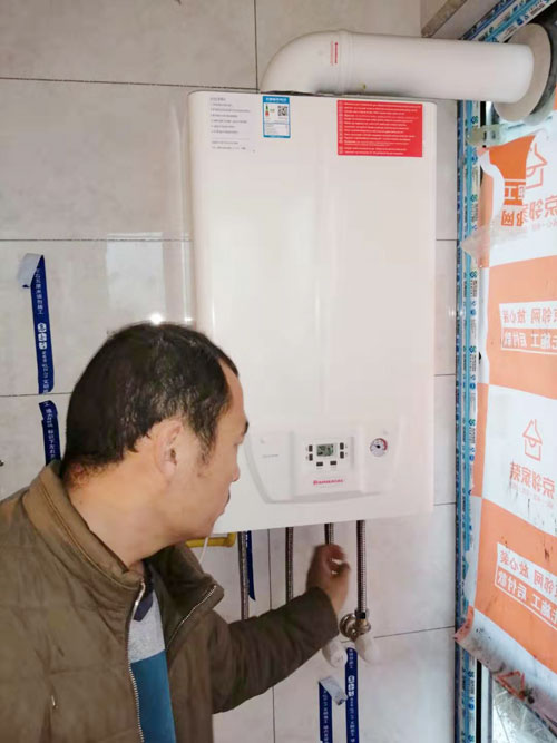 雙橋雙惠苑依瑪壁掛爐安裝實例_進口壁掛爐