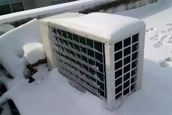 空氣源熱泵采暖機(jī)組結(jié)霜了怎么辦？_空氣能制暖的原理