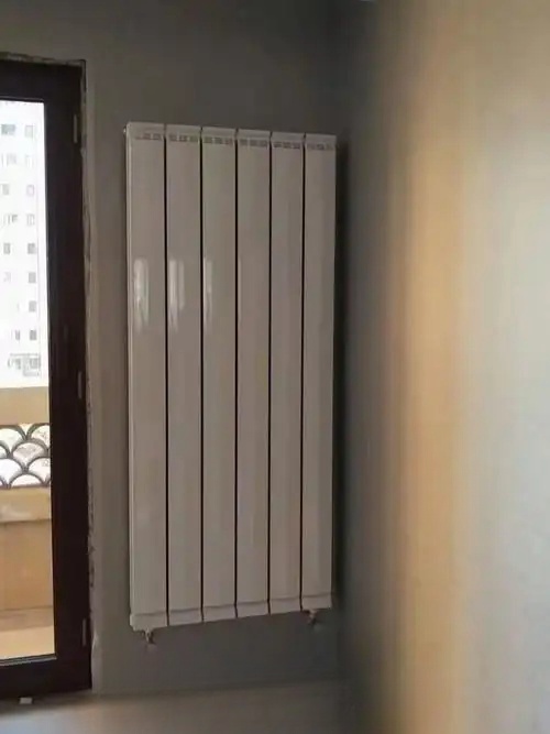 安裝散熱效率高的暖氣片時需要注意哪些細節(jié)？_暖如家網(wǎng)